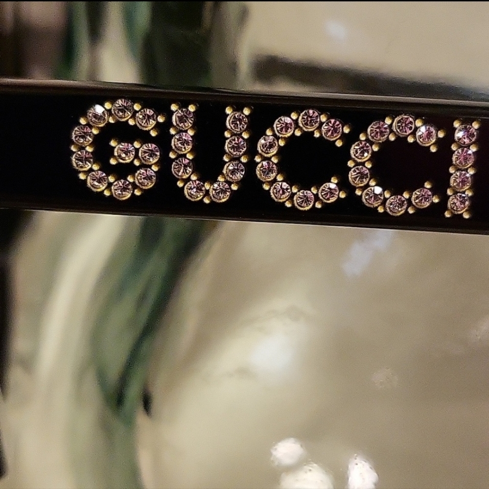GUCCI sunglasses 👓 - Picture 4 of 9